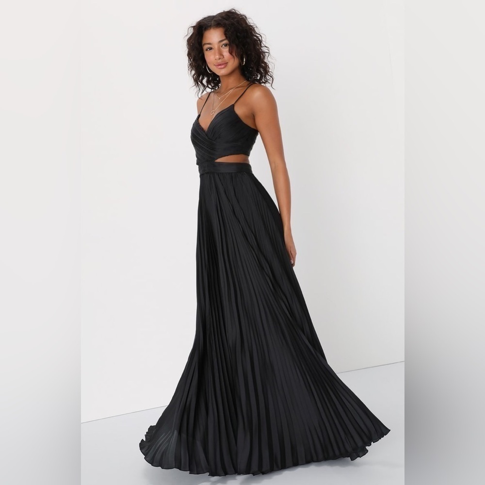⚫️ LULUS Got the Glam Black Pleated Cutout Maxi Dress - Picture 4 of 12